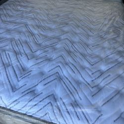 California King Size Bed Mattress King Koil Intimate Firm Euro Top Pillow Serta Sealy Stearns & Foster Aireloom Kluft Beautyrest Black Purple Tempurpe