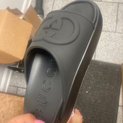 women’s Gucci Slides Size 6 