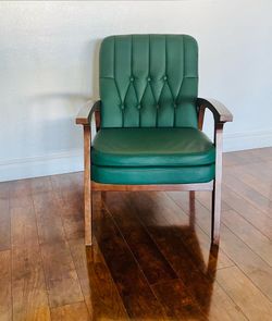 Accent chair