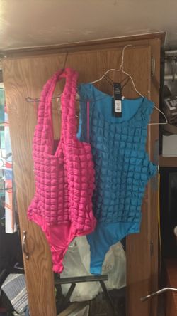 Textured halter bodysuits x2 size small brand new