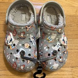 Disney Parks Christmas crocs Adult W7/m5 Or W6/m4