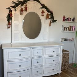 Dresser And Mirror 