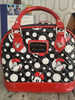 Adorable Loungefly Handbag w/Matching Wallet