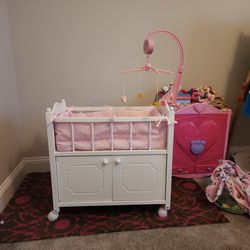 Doll Baby Crib W Working Mobile!