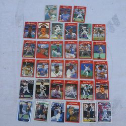 A Collection Of 33 Vintage Baseball Cards All For 1 Price
