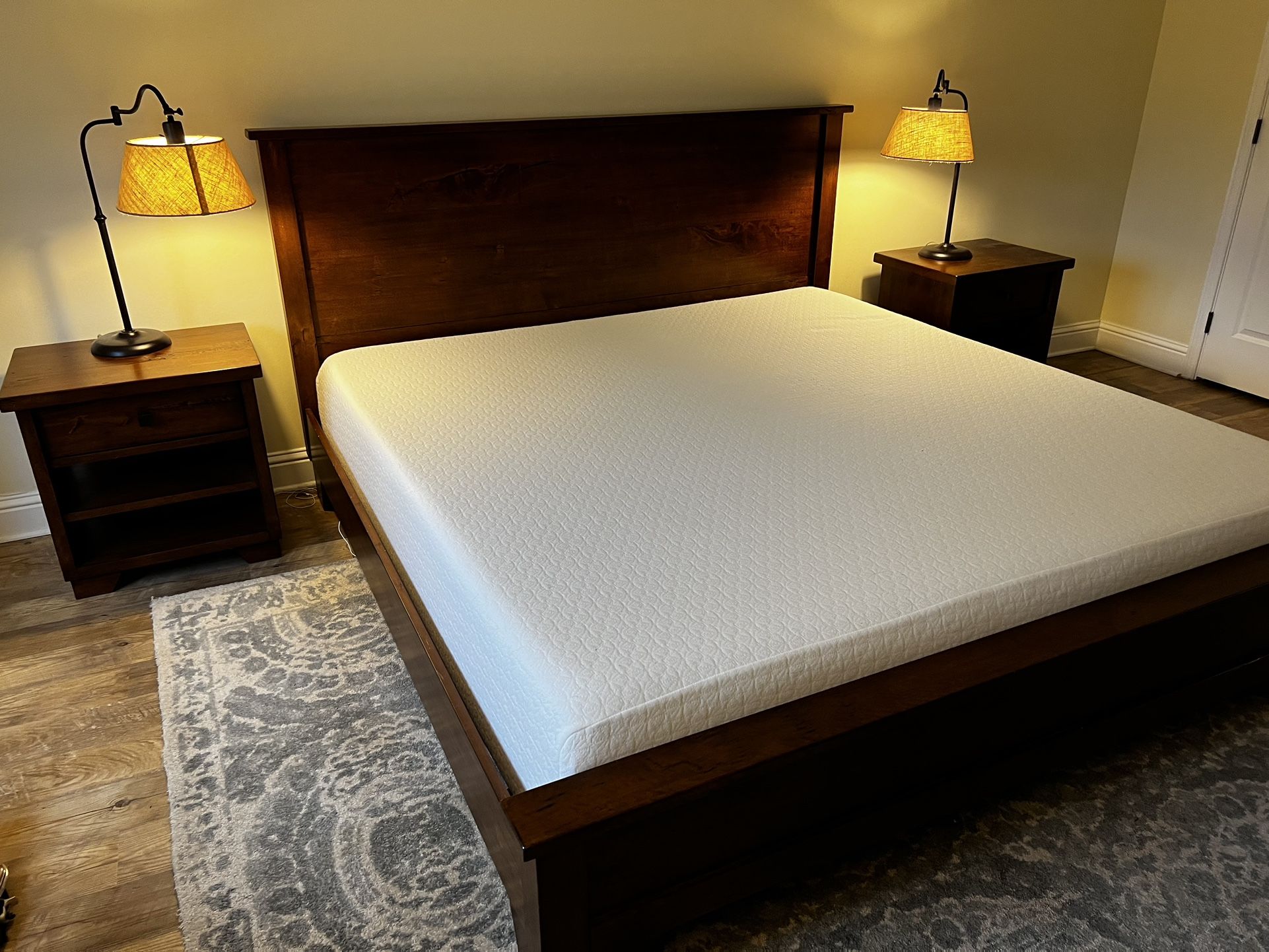 Pottery Barn Sumatra Mahogany Bedroom Set for Sale in Gig Harbor, WA