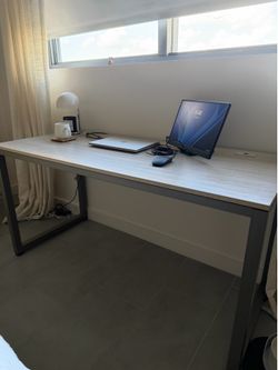 Minimalist Work Desk