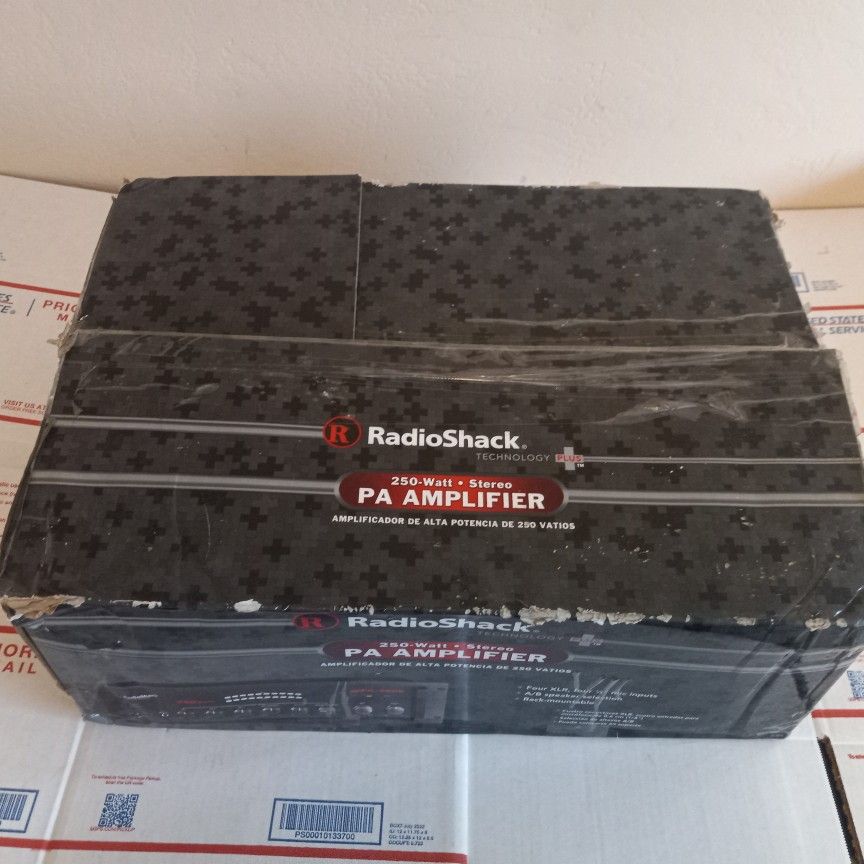 Radio Shack 250 Watt Stereo PA Amplifier MPA-250B rack Mountable Working