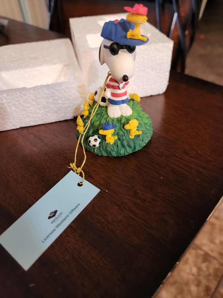Brand New Westland Giftware Snoopy Playing Soccer Porcelain Figurine