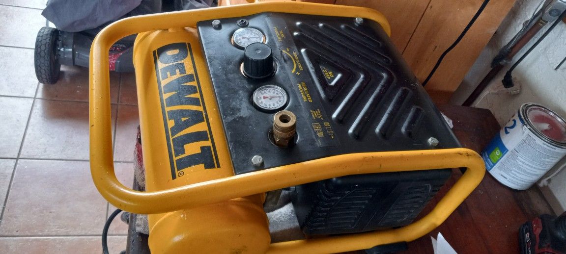 Dewalt D55140 Air Compressor for Sale in Miami, FL OfferUp