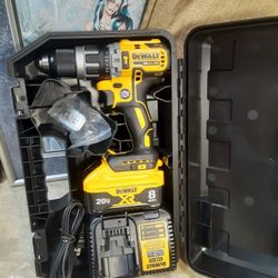 NEW DEWALT 20V XR 1/2 HAMMER DRILL DRIVER KIT 