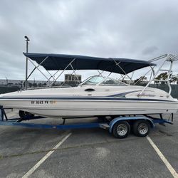 2004 Hurricane Sun Deck237 24’ Deck Boat 