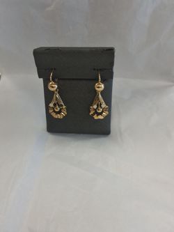 14k 4.9gram dangle earrings
