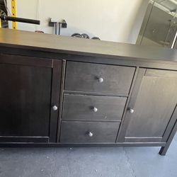 Tv Stand/ Entertainment Center