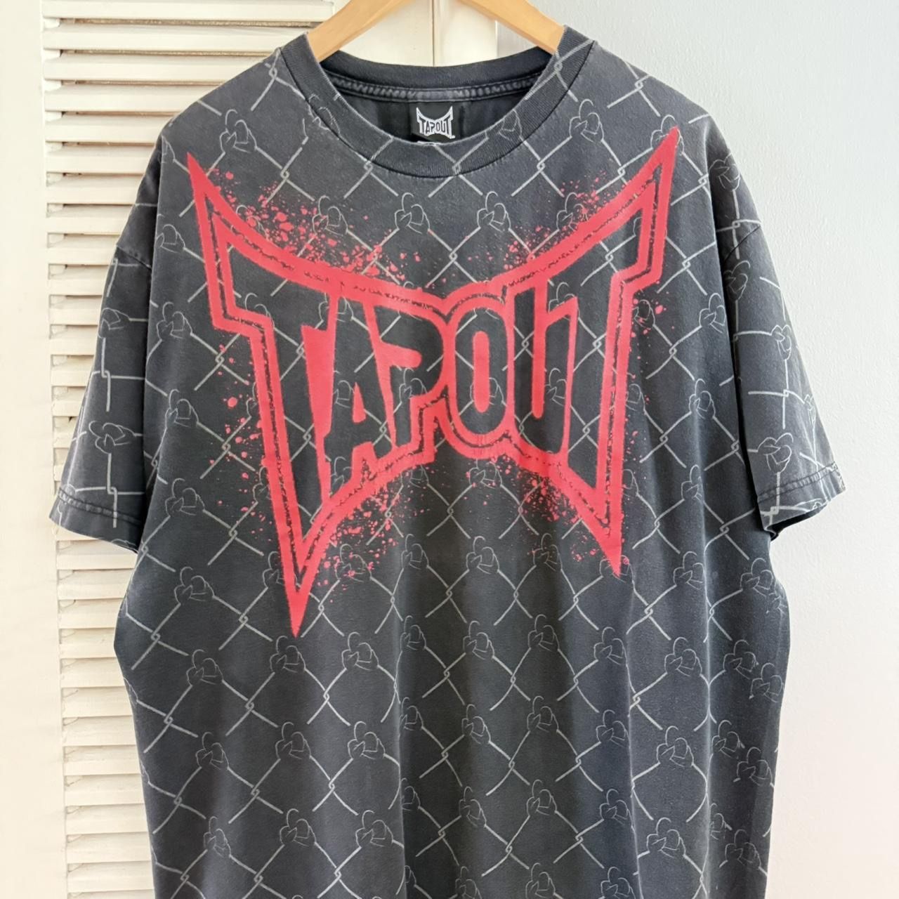 Vintage 2000’s TAP OUT Fighting All Over Print T-shirt