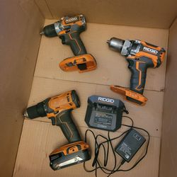 18v Ridgid Drills (3 Drills, 1 charger,