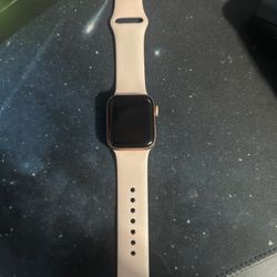 apple watch series 4 (40 mm)