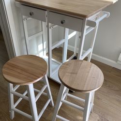 Adjustable Table with 2 stool