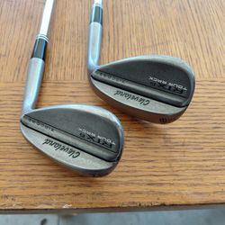 Golf cleaveland rtx 6 tour wedge set 54 and 58 rt hand stiff flex.