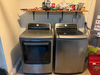 Washer/dryer ALMOST BRAND NEW