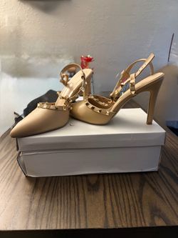 Shoes size 8.5/9 (40)