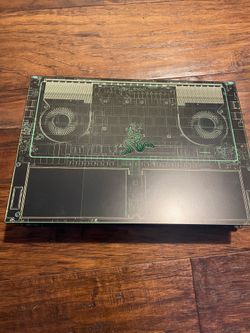Razer Blade 16 (2025) — RTX 5070 Ti, 32GB RAM, OLED 240Hz