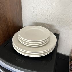 Basket Weave Plates Setting for 4