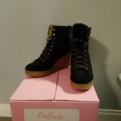 UGG With Wedge Size 9