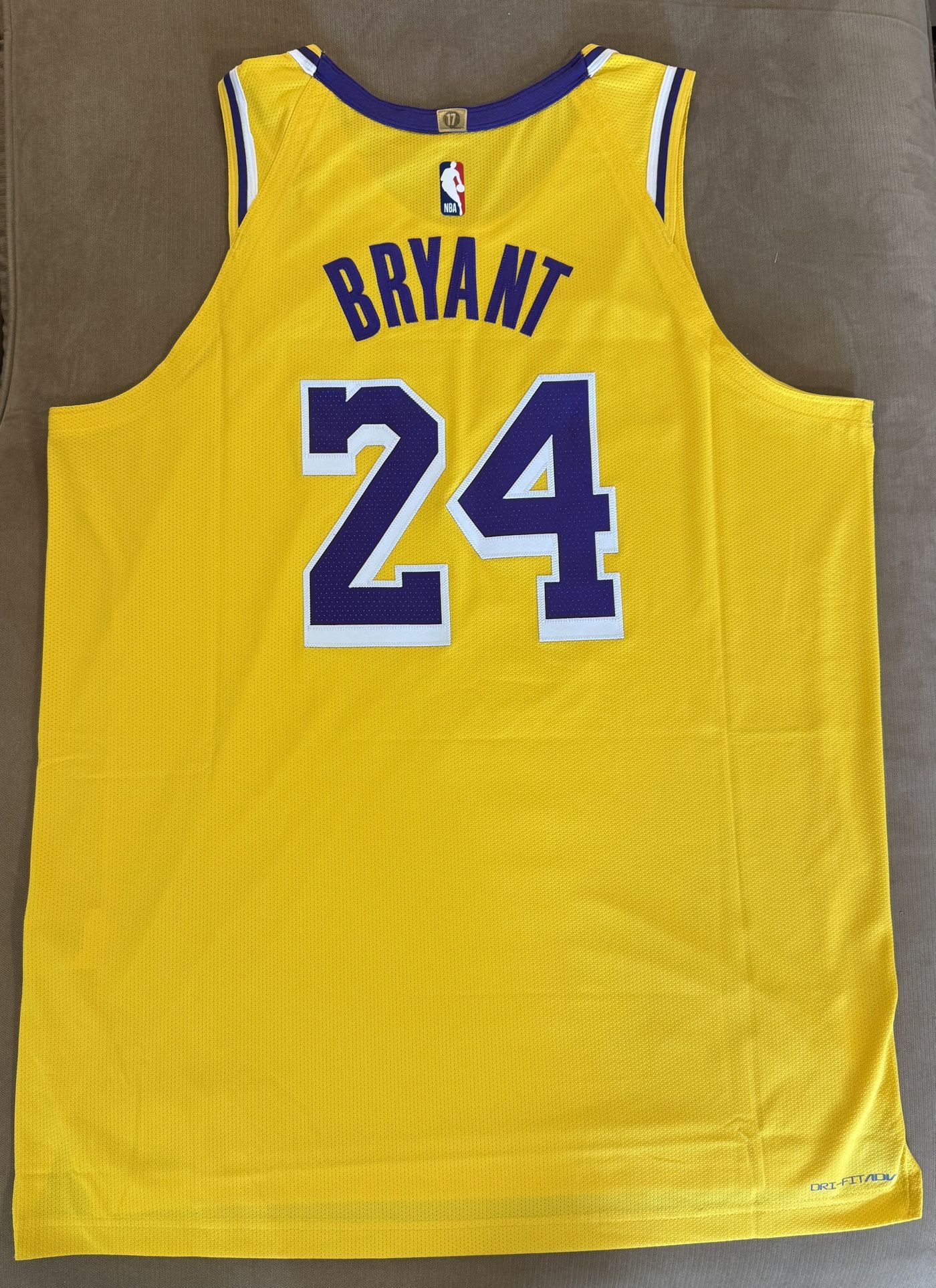 Nike LA Lakers Icon Edition Jersey 2022/23 Kobe Bryant Size 52(XL)