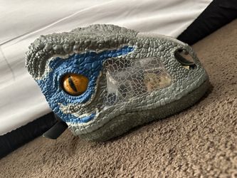 Jurassic World Velociraptor Blue CHOMP N ROAR MASK Mattel Primal Attack