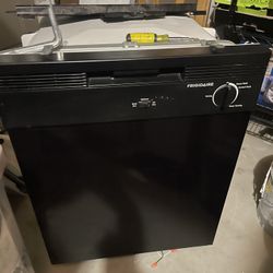 Dishwasher Frigidaire $135