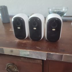 3 2nd Generation ARLO camaras