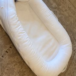 Baby lounger/ docking station