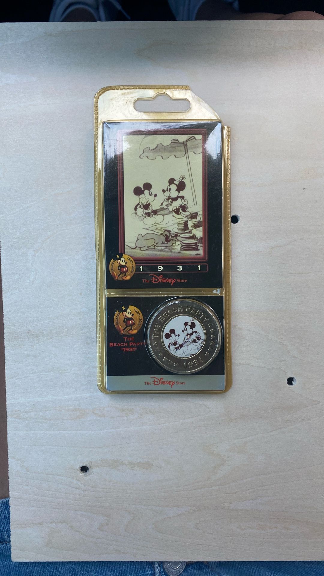 2000 Disney Decades Metal Coin featuring the 1931 cartoon "The Beach Party