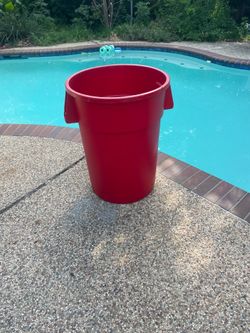 Trash can