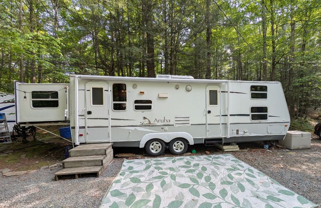 2005 Aruba Starcraft- 28ft Camper (Remodeled Interior)