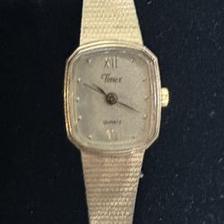 Vintage Timex Woman’s Watch Needs battery
