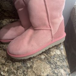 Uggs Size 5 Barely Worn 