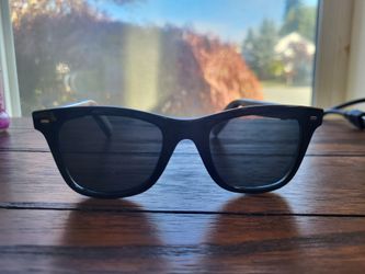 Black Bluetooth sunglasses