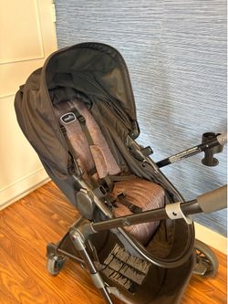 Adaptable Stroller/Carseat/Carseat base