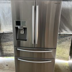 Samsung 4 Door Refrigerator Stainless Steel   60 day warranty/ Located at:📍5415 Carmack Rd Tampa Fl 33610📍 