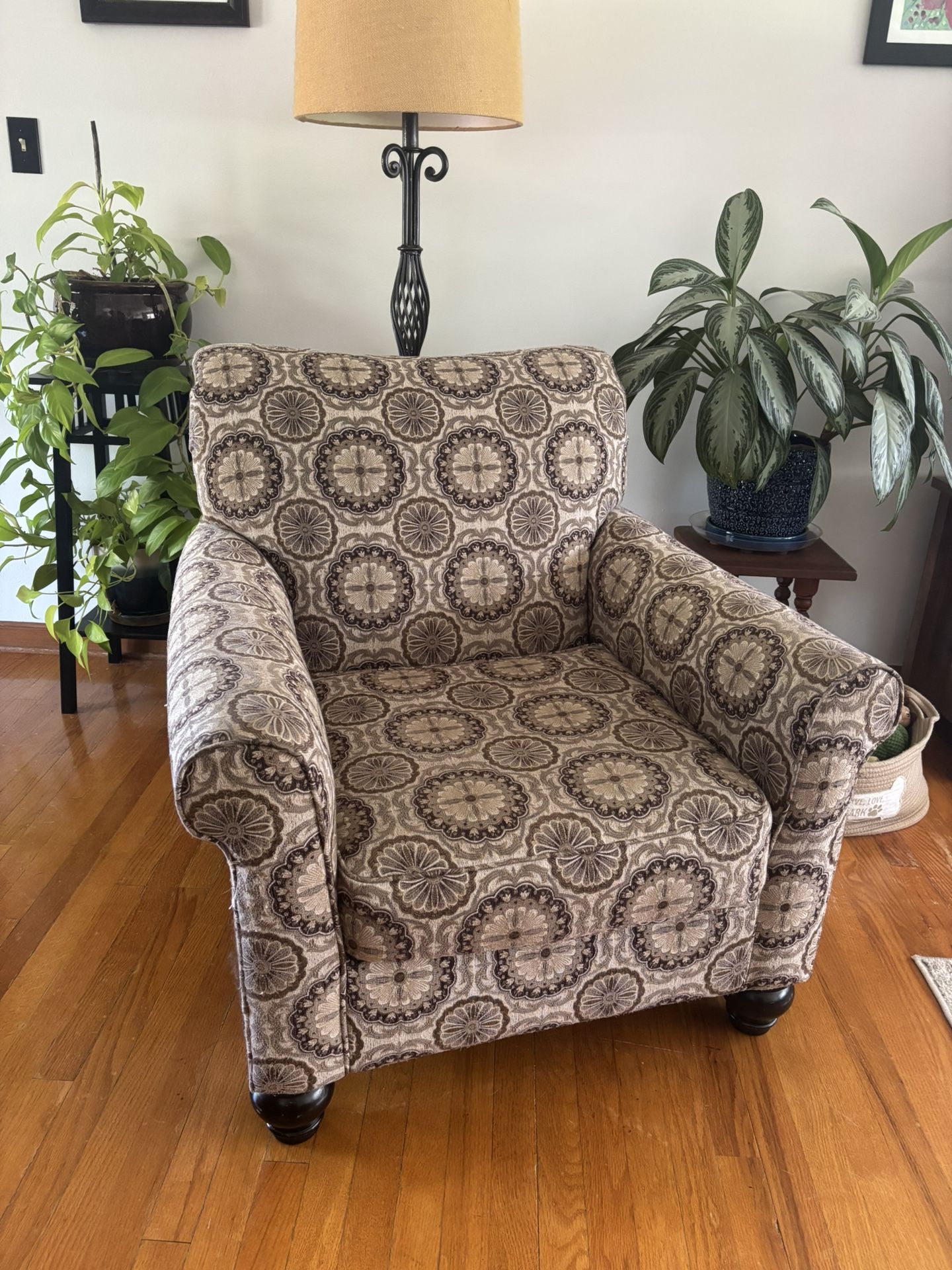 Accent Chair 