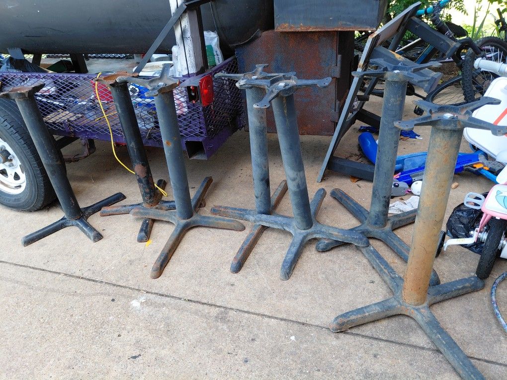 Cross Cast Iron Pedestal Table Base, $15 & $25each used
GLENN HEIGHTS TX PPU
