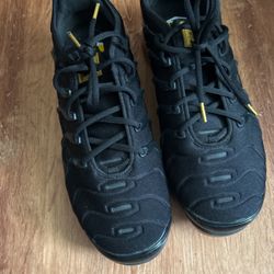 Nike Air VaporMax Plus GOLD