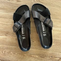 BIRKENSTOCK SANDALS SIZE 9