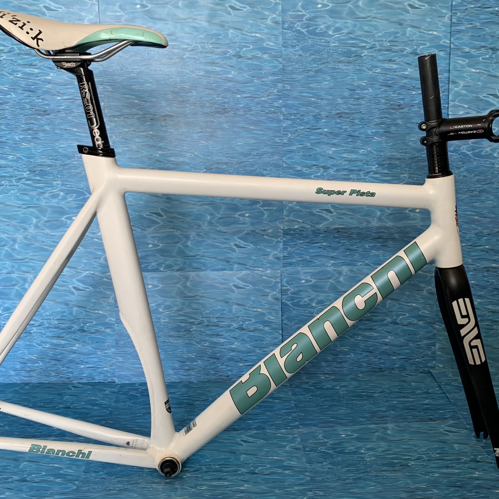 Bianchi super pista aggressive sales frameset