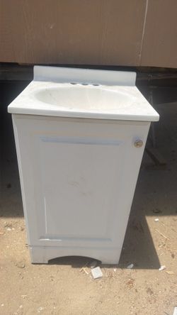 Bathroomsroom cabinet with zinc top