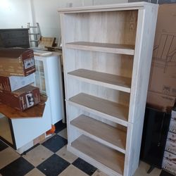 Brand New Sauder 5 Shelf Bookcase . 35in W X 70in H X 13in Deep . Never Used 110.00