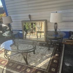 I only sell the carpet, mirror, lamps (I already sold the tables)