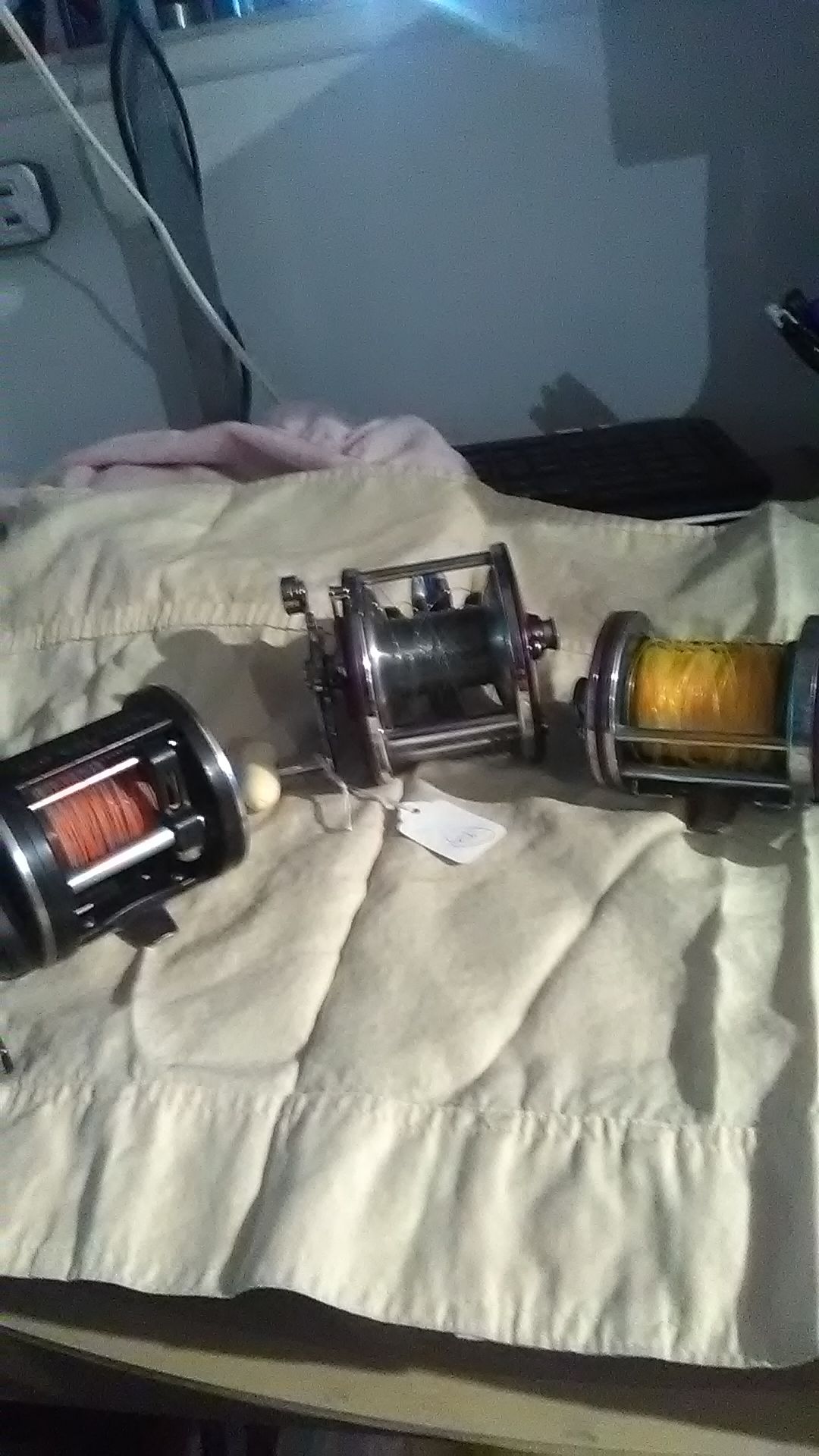 Fishing reels (different prices)